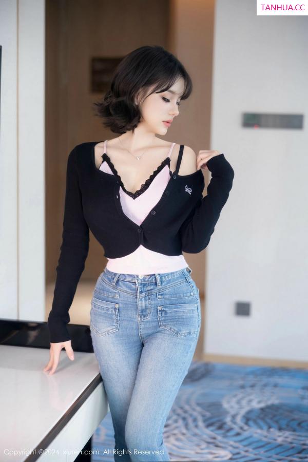   [XiuRen]高清写真图 2024.12.19 No.9620 黎苏苏 黑丝美腿第6张图片